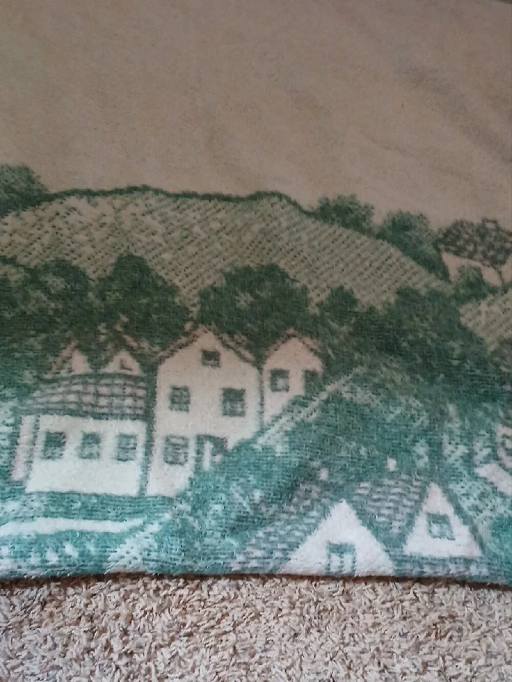 Scenic Green Print Throw Blanket